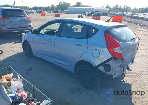 2013 Hyundai Accent Gs z USA, uszkodzony, nr VIN KMHCT5AE4DU119904